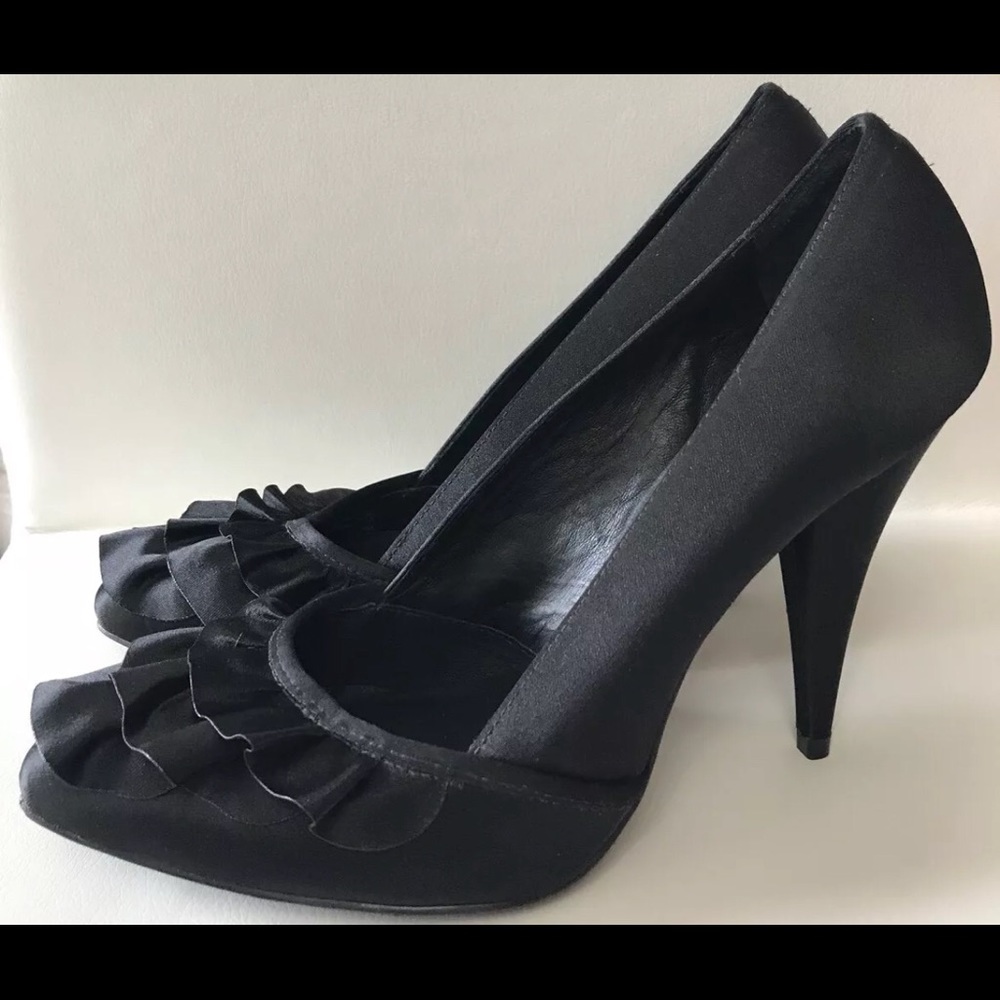 BCBGMAXAZRIA BCBG Lark1 Satin Leather Pump Heels 9